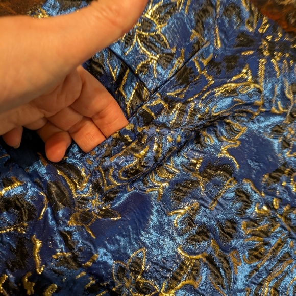 Lilly Pulitzer High Rise Blue & Gold Metallic Shorts 6 - Picture 4 of 14